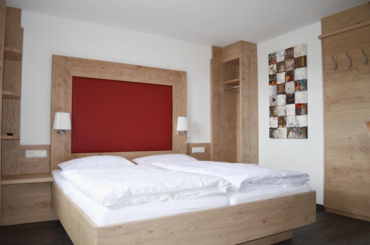 Landhotel Schwarzer Adler Tiefenbronn Екстер'єр фото